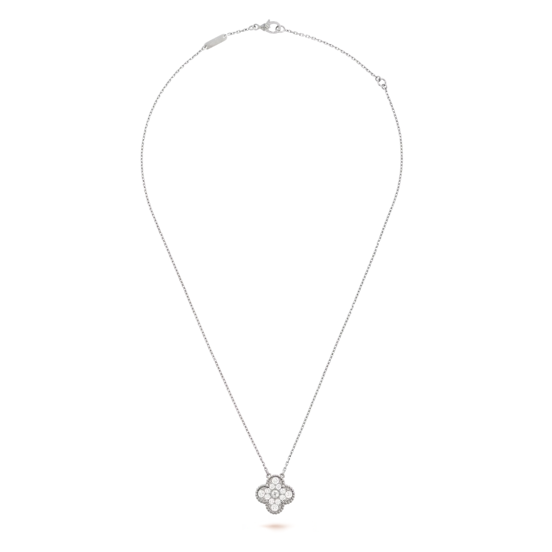 CLOVER White and Silver Necklace